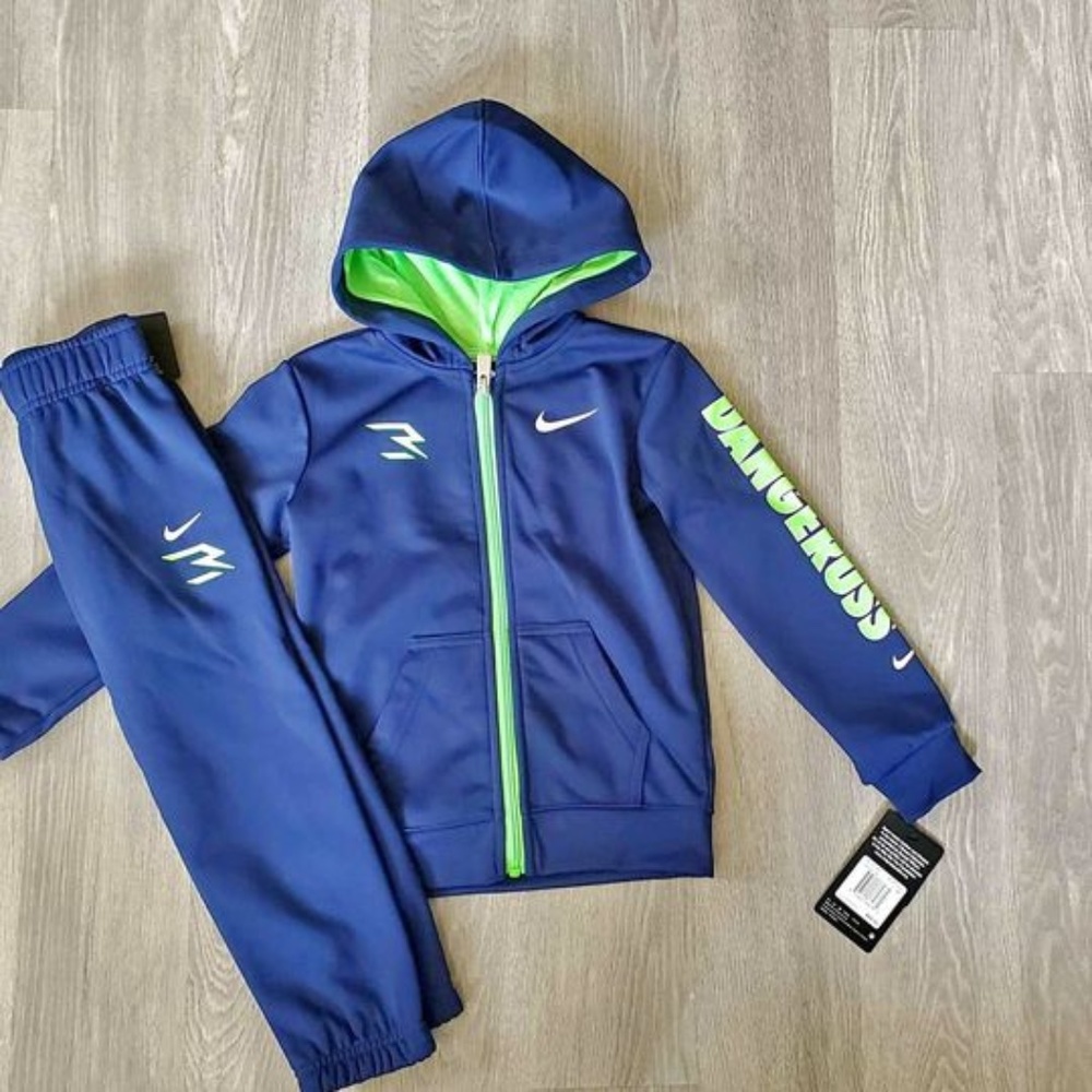 Boys Nike Jogger Set Size 4T NWT